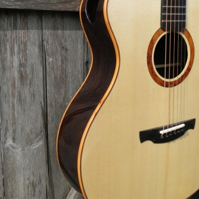 Handmade Guitars : 